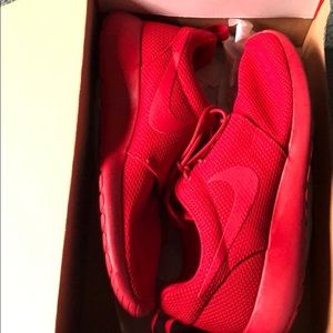 Red Nike Roshe
